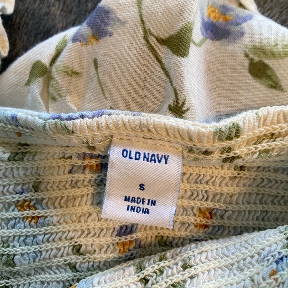 Old Navy sleeveless top - Picture 2 of 2